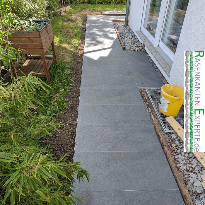 Wegeinfassung aus Edelstahl für Gartenweg